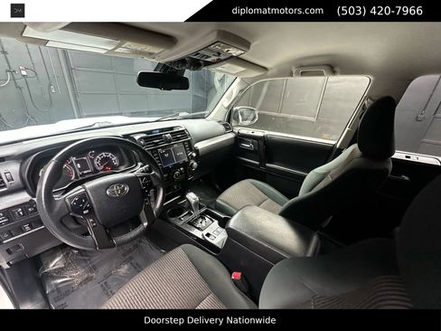 Used 2020 Toyota 4Runner TRD Off-Road image 17