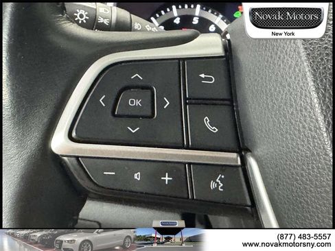 Used 2022 Toyota Highlander XLE image 14
