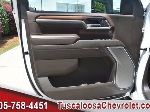 Used 2024 GMC Sierra 2500 Denali w/ Denali Reserve Package AWD/4WD image 17