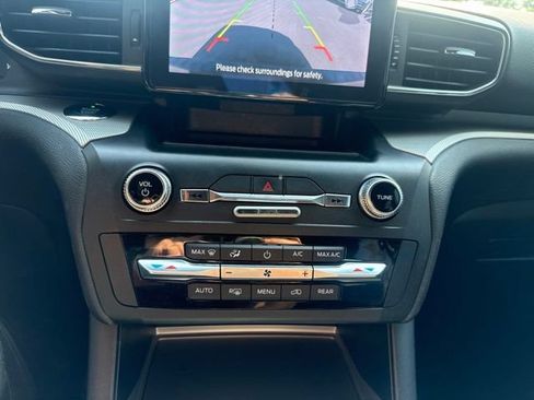 Certified 2020 Ford Explorer XLT w/ Equipment Group 202A AWD/4WD image 13