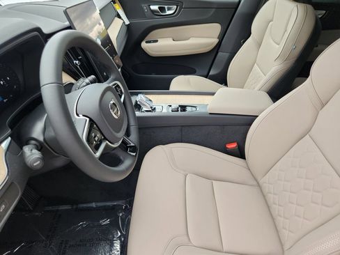 New 2026 Volvo XC60 B5 Plus w/ Climate Package AWD/4WD image 4