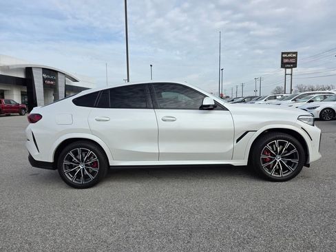 Used 2022 BMW X6 xDrive40i w/ M Sport Package image 9