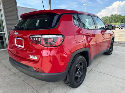 Used 2018 Jeep Compass Sport w/ Tech Group FWD image 7