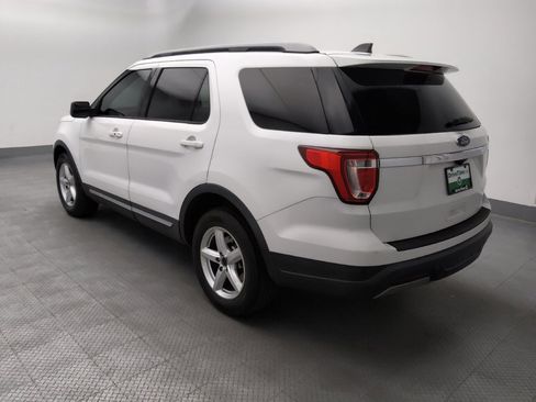 Used 2019 Ford Explorer XLT FWD image 5