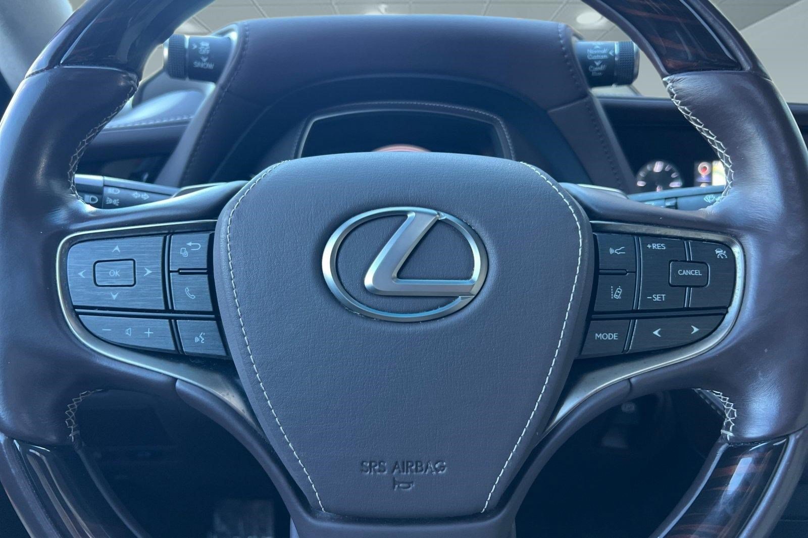 Used 2020 Lexus LS 500h w/ Luxury Package RWD image 10