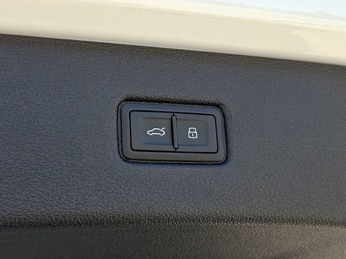 Used 2021 Audi Q7 2.0T Premium Plus w/ Premium Plus Package image 31