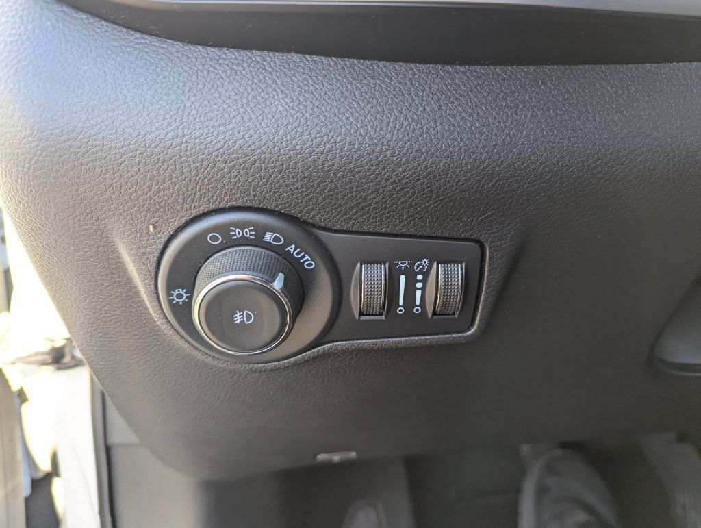 Used 2022 Jeep Compass Latitude AWD/4WD image 22