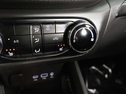 Used 2022 Chevrolet TrailBlazer LT w/ Confidence II Package FWD image 45