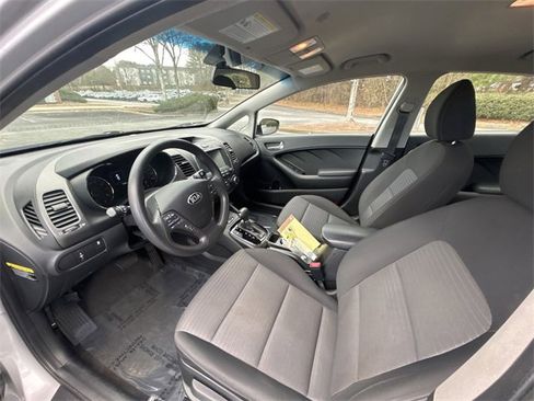 Used 2018 Kia Forte LX w/ LX Popular Package image 15