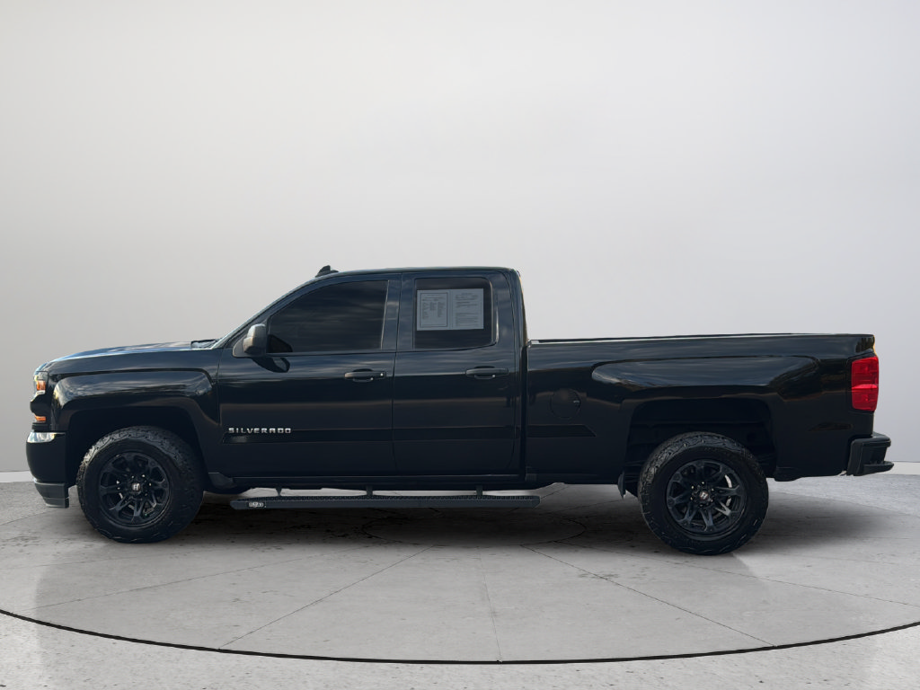 Used 2017 Chevrolet Silverado 1500 W/T w/ Black Out Edition AWD/4WD image 9