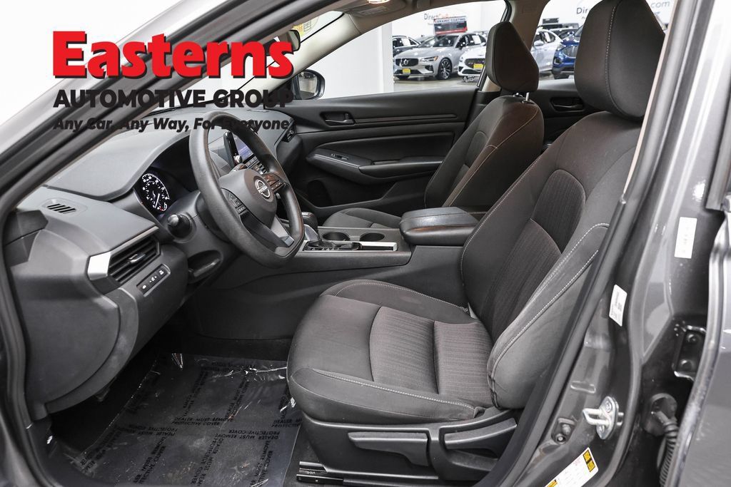 Used 2023 Nissan Altima 2.5 S FWD image 13