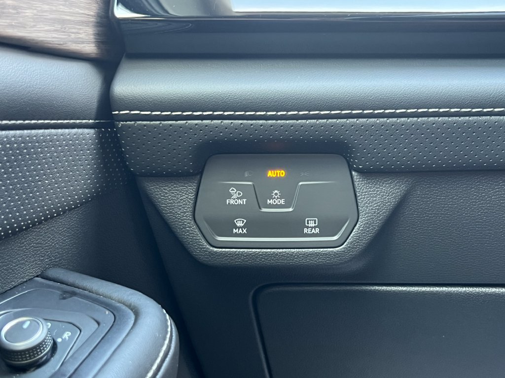 Used 2024 Volkswagen Atlas SEL AWD/4WD image 23