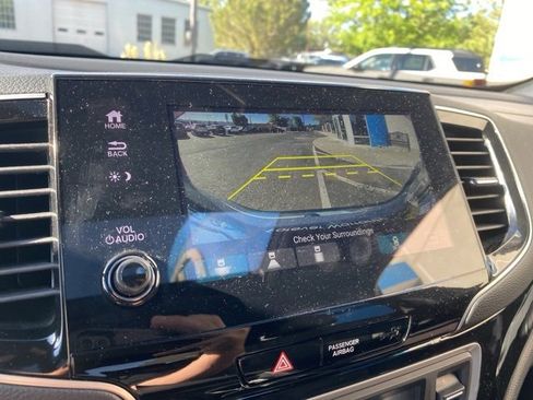 Certified 2025 Honda Passport Black Edition image 18