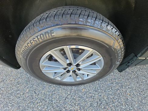 Used 2023 Chevrolet Traverse LT w/ LPO, Floor Liner Package AWD/4WD image 34
