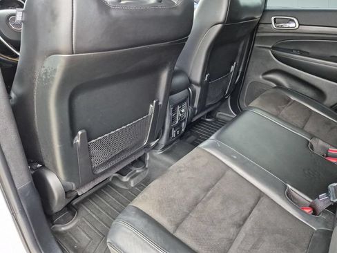 Used 2019 Jeep Grand Cherokee Altitude AWD/4WD image 27