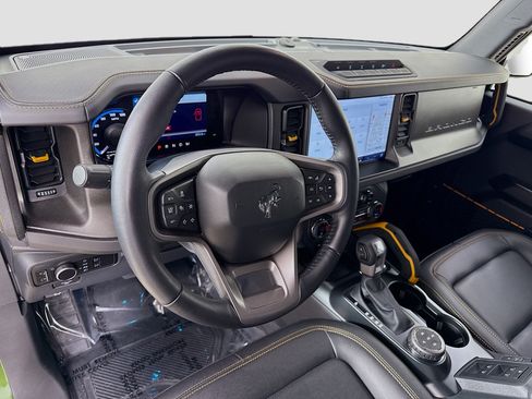 Used 2024 Ford Bronco Badlands image 9
