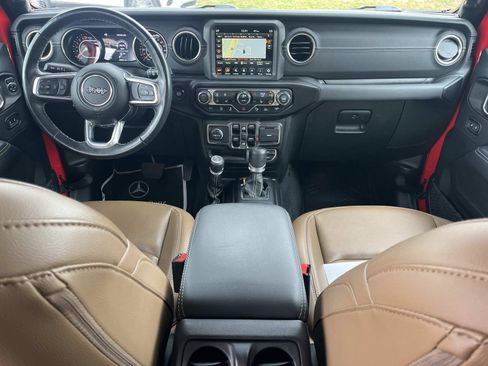 Used 2022 Jeep Wrangler Unlimited Sahara w/ LED Lighting Group AWD/4WD image 13