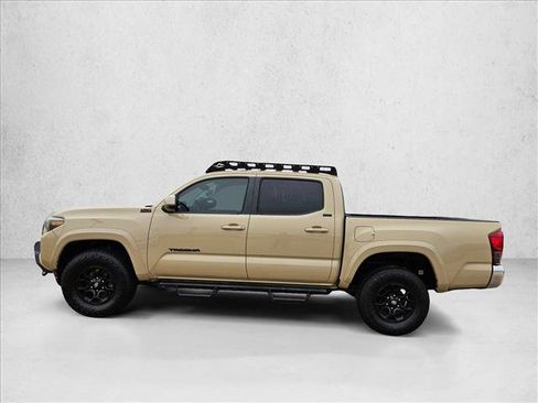 Used 2020 Toyota Tacoma SR5 RWD image 9