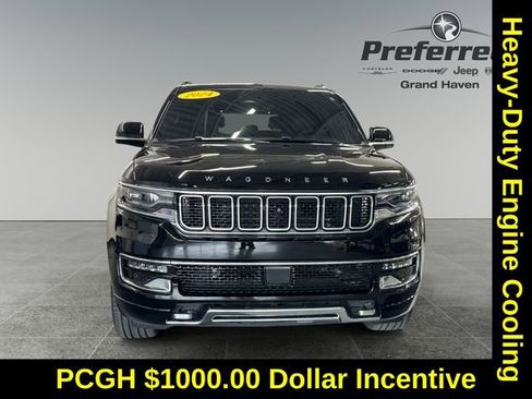 Used 2024 Jeep Wagoneer L Series III w/ Premium Group I image 12