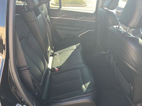 Used 2022 Jeep Grand Cherokee Limited 4xe image 16