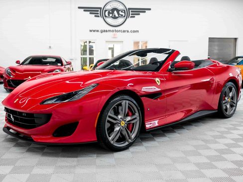 Used 2019 Ferrari Portofino RWD image 9