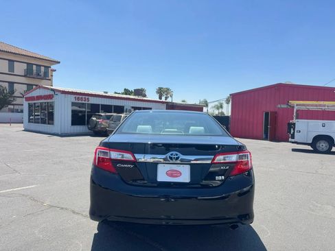 Used 2013 Toyota Camry XLE w/ Convenience Pkg FWD image 5
