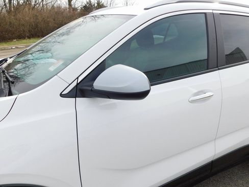 Used 2024 Buick Encore GX Sport Touring image 11