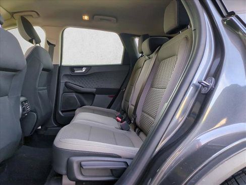 Used 2020 Ford Escape SE image 16