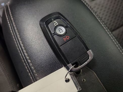 Used 2021 Ford Escape SE image 15