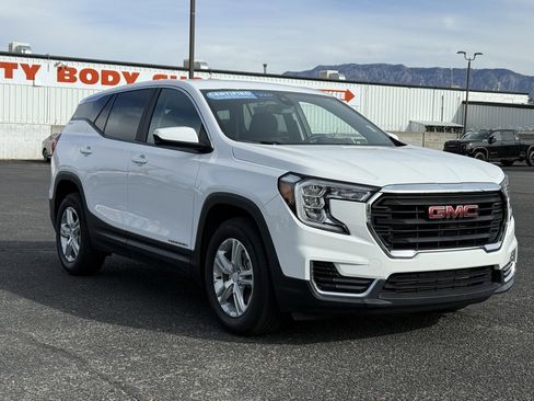 Used 2023 GMC Terrain SLE FWD image 1