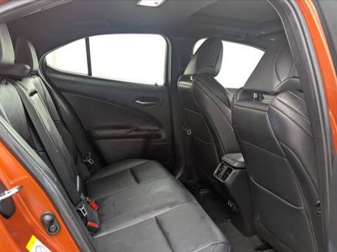 Used 2019 Lexus UX 200 F Sport w/ F Sport Premium Package FWD image 17