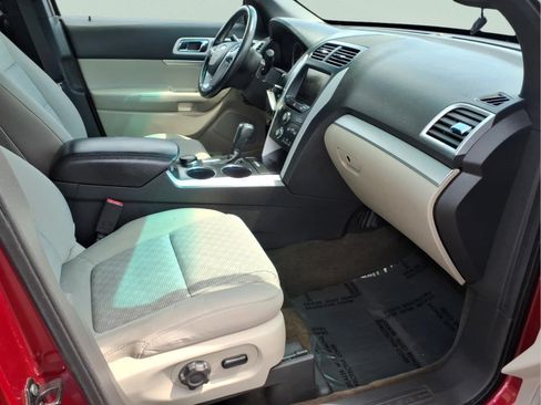 Used 2013 Ford Explorer XLT AWD/4WD image 26