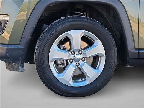 Used 2019 Jeep Compass Latitude w/ Popular Equipment Group AWD/4WD image 23