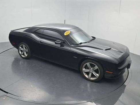 Used 2016 Dodge Challenger R/T RWD image 36