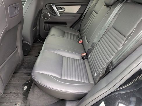 Used 2025 Land Rover Discovery Sport Dynamic SE image 15