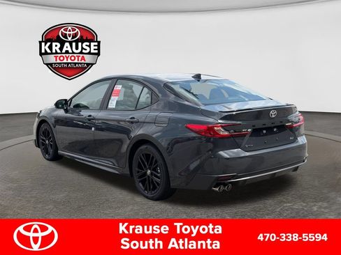 New 2026 Toyota Camry Hybrid FWD image 7