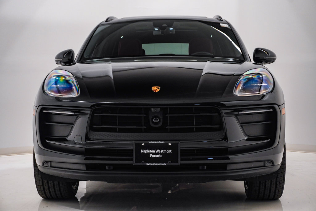 Certified 2026 Porsche Macan AWD/4WD image 6