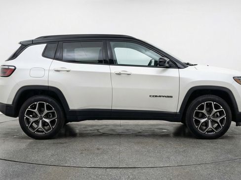 Used 2025 Jeep Compass Limited AWD/4WD image 11