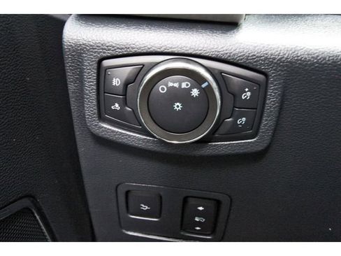 Used 2022 Ford F250 Platinum w/ FX4 Off-Road Package AWD/4WD image 21