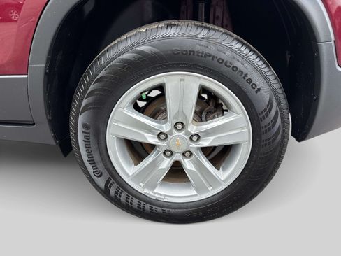 Used 2017 Chevrolet Trax LT AWD/4WD image 7