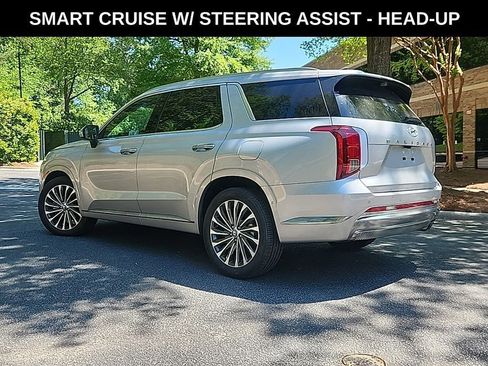 Used 2025 Hyundai Palisade Calligraphy FWD image 3