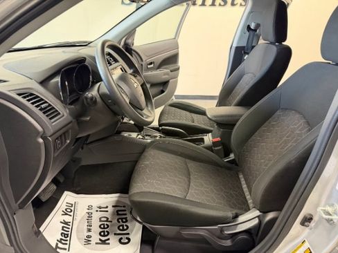 Used 2025 Mitsubishi Outlander Sport AWD image 11