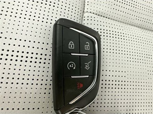 Used 2024 Cadillac Lyriq Luxury image 16