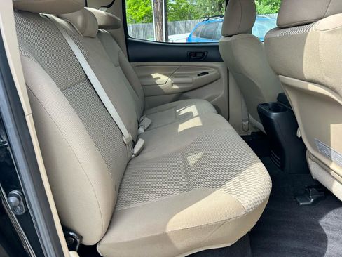 Used 2014 Toyota Tacoma PreRunner w/ SR5 Package image 12