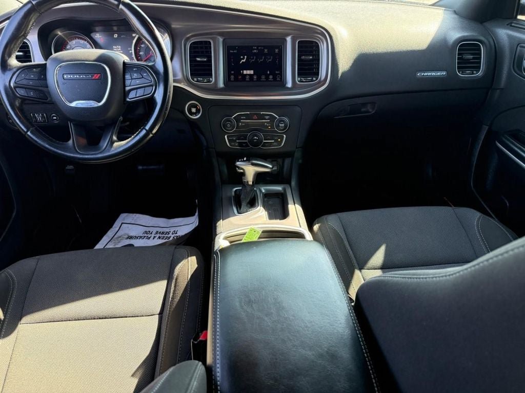 Used 2020 Dodge Charger SXT RWD image 11