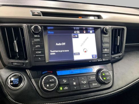 Used 2018 Toyota RAV4 Limited AWD/4WD image 28