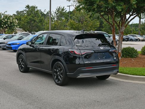 Certified 2025 Honda HR-V Sport image 3