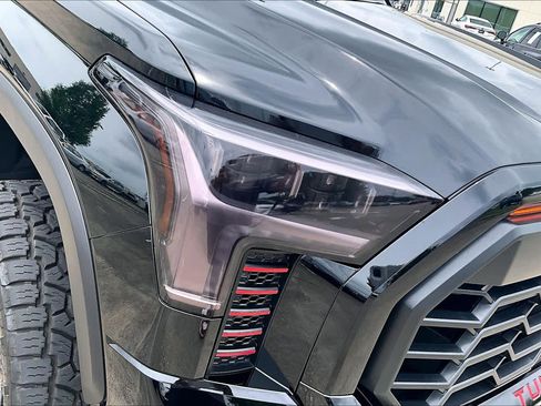 Used 2025 Toyota Tundra Limited AWD/4WD image 25