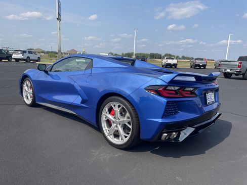 Used 2022 Chevrolet Corvette Stingray Premium Conv w/ Z51 Performance Package RWD image 3