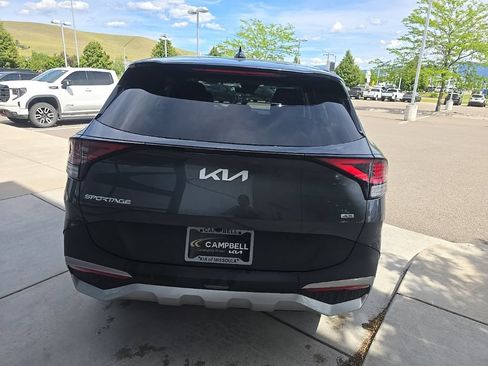 Used 2024 Kia Sportage LX AWD/4WD image 4